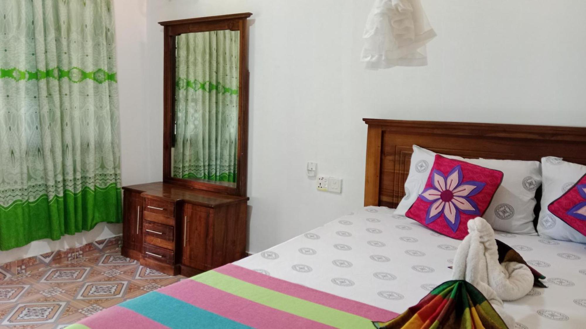 Chanaka Holiday Inn Σιγκιρίγια Εξωτερικό φωτογραφία