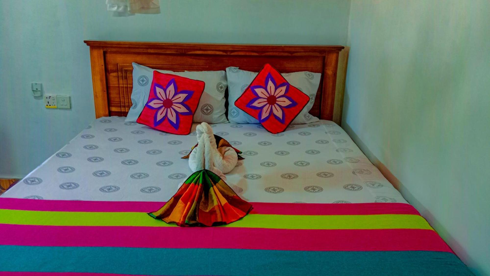 Chanaka Holiday Inn Σιγκιρίγια Εξωτερικό φωτογραφία