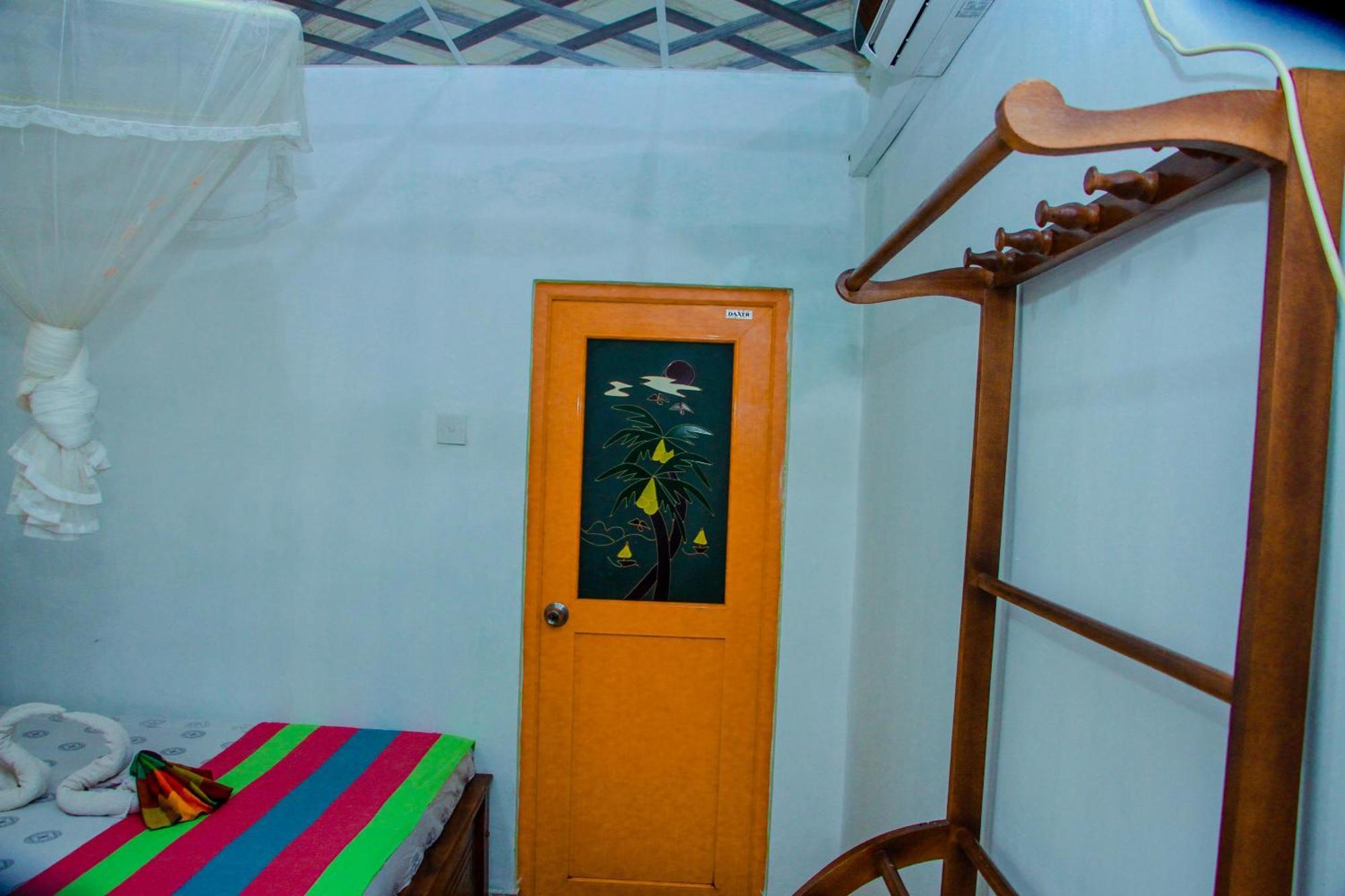 Chanaka Holiday Inn Σιγκιρίγια Εξωτερικό φωτογραφία